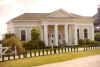 library.jpg (46035 bytes)
