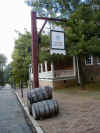 tavern-2.jpg (69896 bytes)